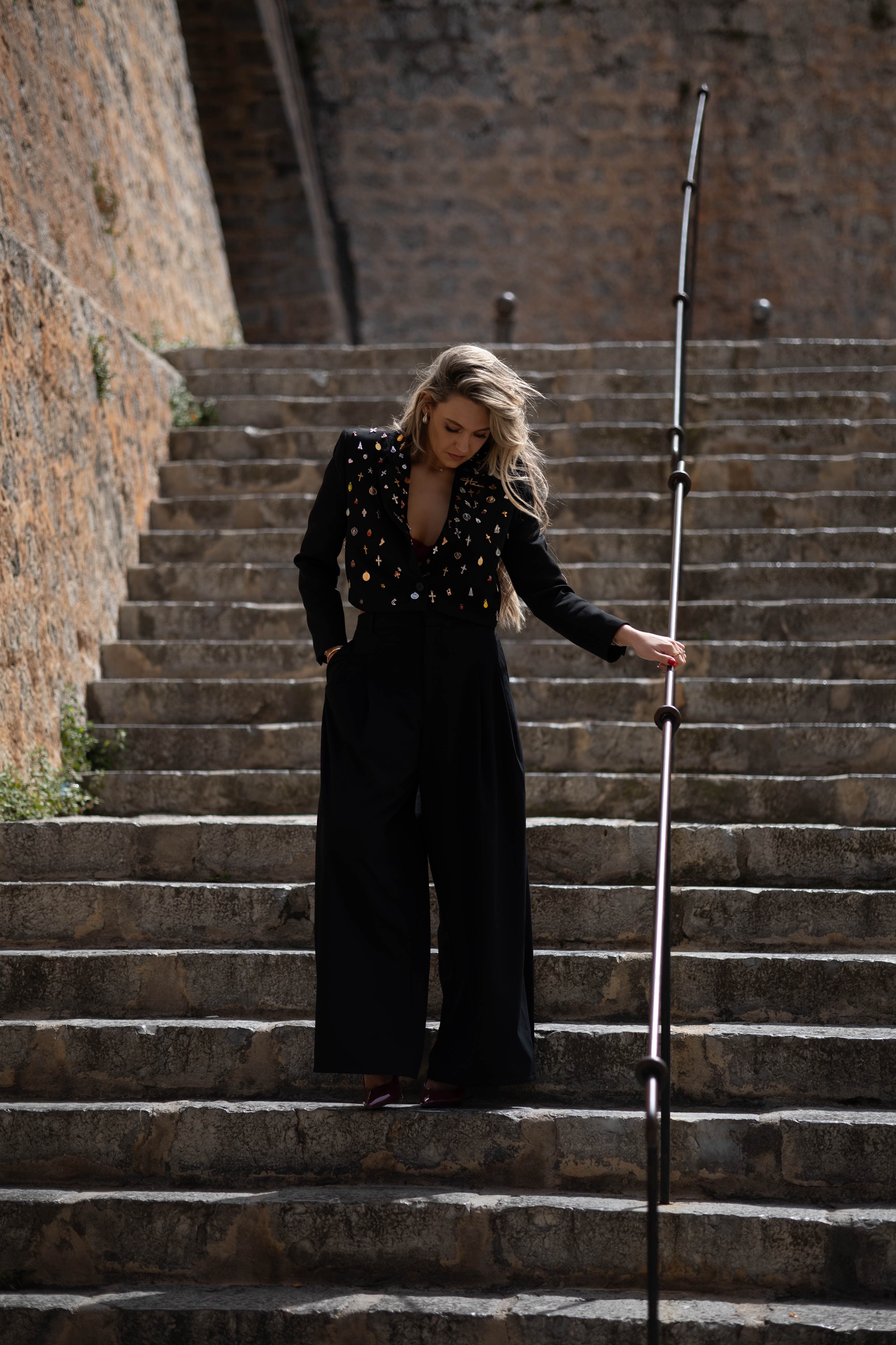 THE SIGNATURE BLAZER — EXCLUSIVE EDIT CROPPED BLACK